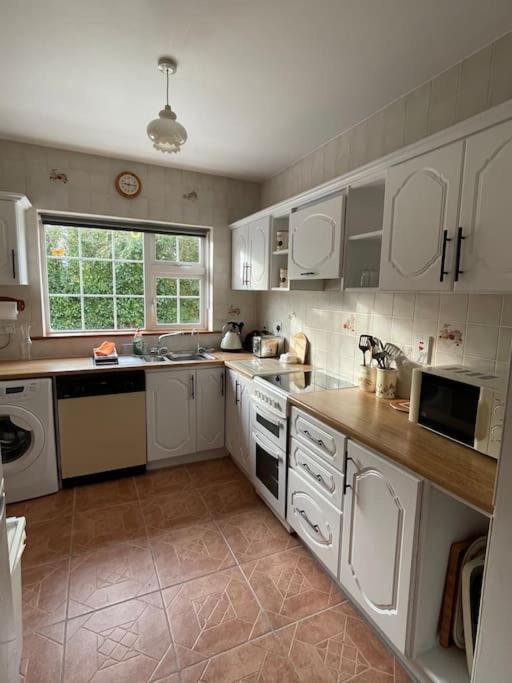 Sonas Seaside Apartment Galway Buitenkant foto