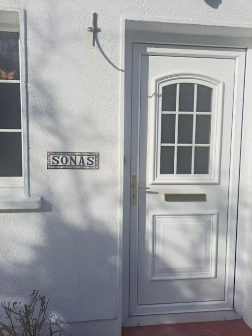 Sonas Seaside Apartment Galway Buitenkant foto